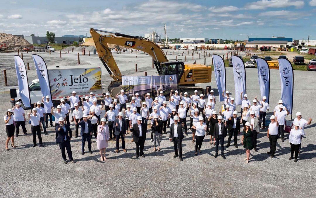 La primera piedra para la construcción de la nueva fábrica Jefo